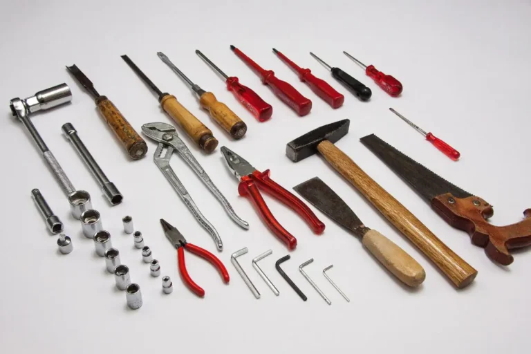 Top Multi Tool Kits for Bushcraft Adventures