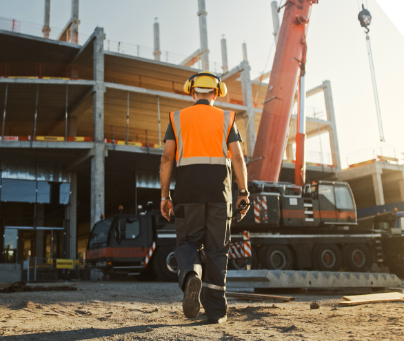 How to Carry Heavy Tools Safely: Techniques to Prevent Injury